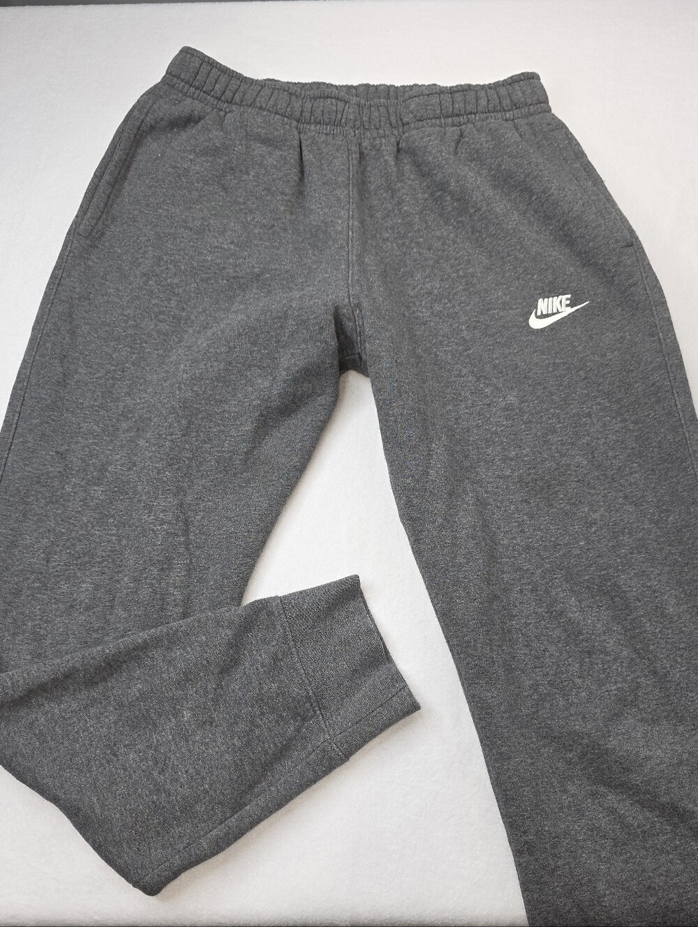 Nike Men's Charcoal Gray Sweatpants Joggers White Swoosh Size Small CS-3644